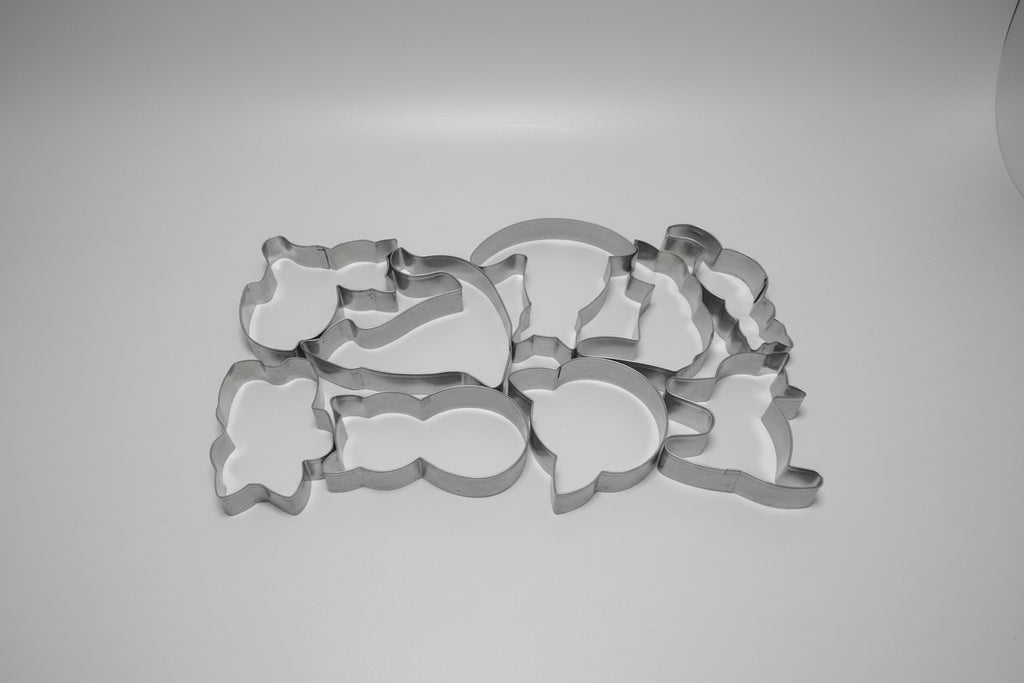 9-Piece Cute Kitten Cookie Cutter Set | Cat Shape Stainless Steel Biscuit Cutter Molds | DIY Baking Tool for Cookies, Fondant & Pastries